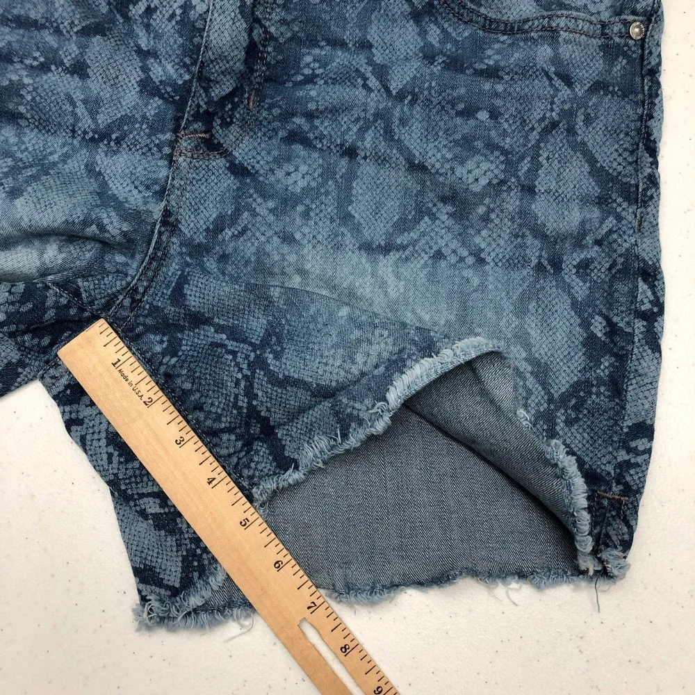 Seven7 Shorts Womens 12 Blue Weekend Short Python Indigo Snake Print Denim Norm